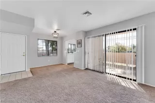 Photo #5: 2540373 Listing