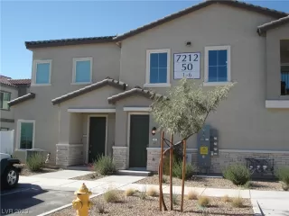 Photo #1: 2540404 Listing