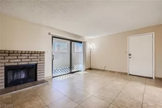 Photo #4: 2540413 Listing