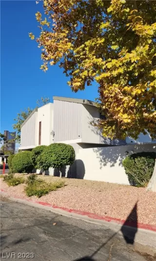 Photo #2: 2540419 Listing