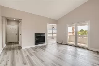 Photo #2: 2540435 Listing