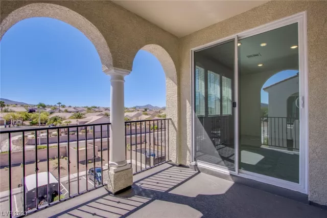 MLS: 2540450 Condo For Sale