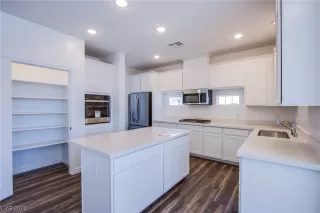 Photo #2: 2540450 Listing 