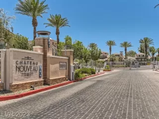 Photo #1: 2540457 Listing