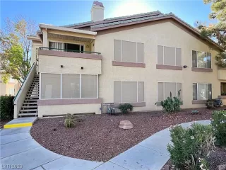 Photo #3: 2540459 Listing