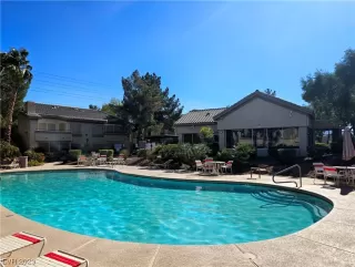 Photo #4: 2540459 Listing