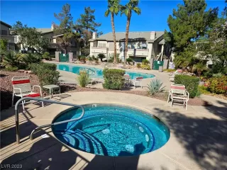 Photo #6: 2540459 Listing