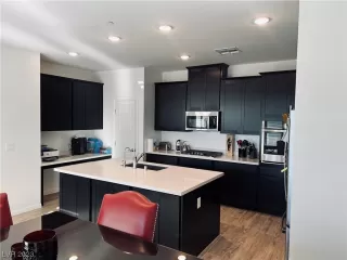 Photo #1: 2540516 Listing 