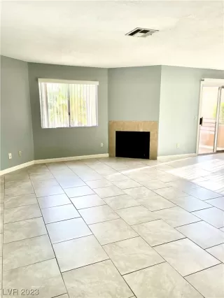 Photo #2: 2540525 Listing 