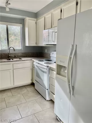 Photo #6: 2540525 Listing 