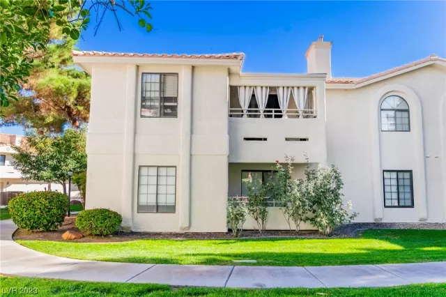 MLS: 2540539 Condo For Sale