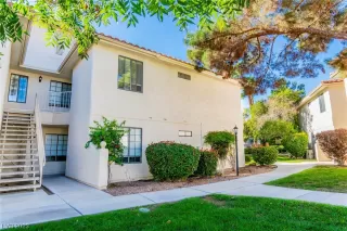 Photo #2: 2540539 Listing