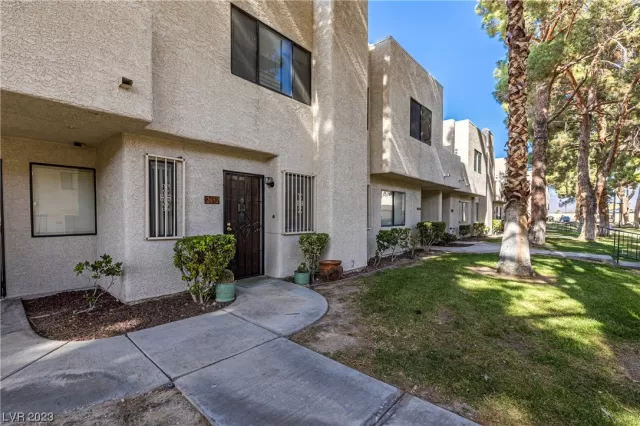 MLS: 2540541 Condo For Sale