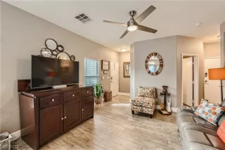 Photo #2: 2540543 Listing