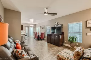 Photo #3: 2540543 Listing