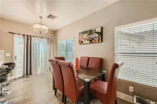 Photo #4: 2540543 Listing