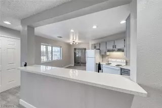 Photo #3: 2540554 Listing