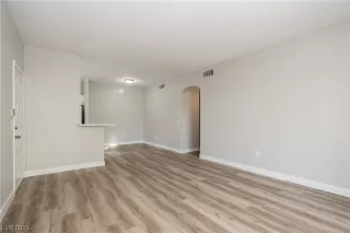 Photo #1: 2540555 Listing