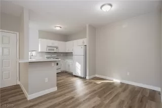 Photo #3: 2540555 Listing