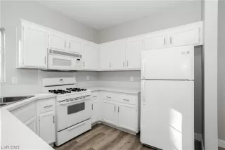 Photo #6: 2540555 Listing