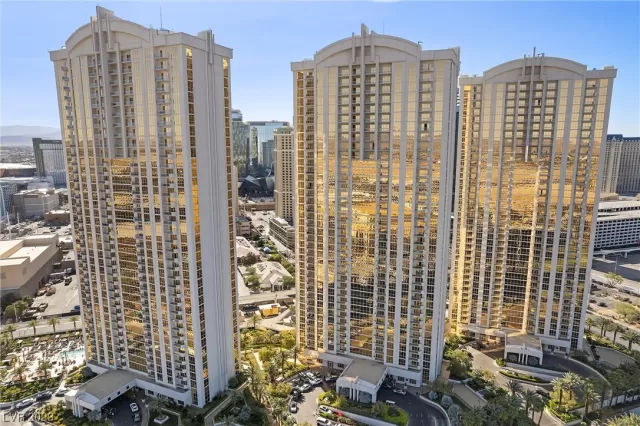 MLS: 2540557 Condo For Sale