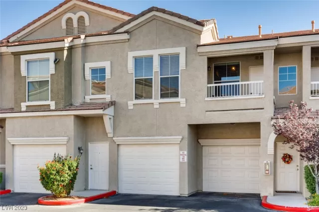 MLS: 2540587 Condo For Sale