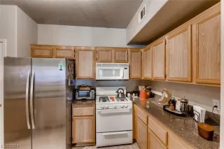 Photo #4: 2540587 Listing