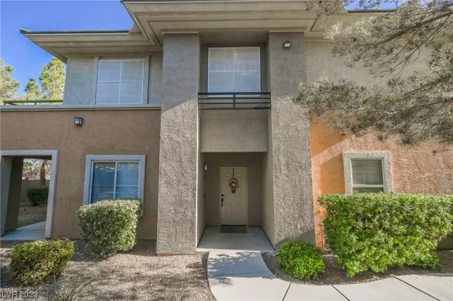 MLS: 2540600 Condo For Sale