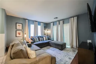 Photo #6: 2540600 Listing 