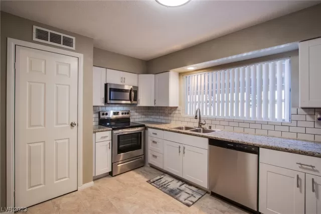 MLS: 2540635 Condo For Sale