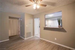 Photo #5: 2540635 Listing