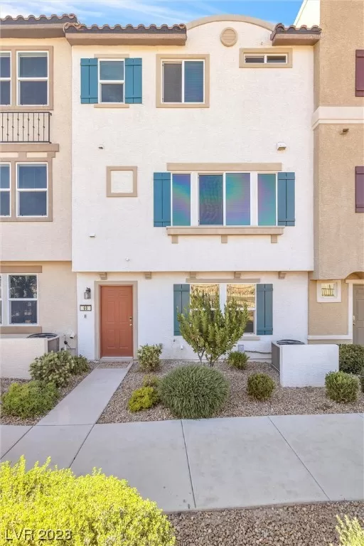 MLS: 2540637 Condo For Sale