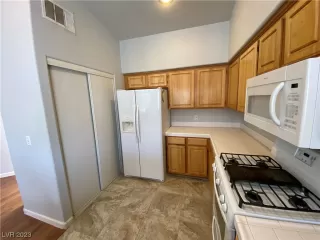 Photo #4: 2540643 Listing 