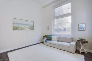 Photo #2: 2540662 Listing