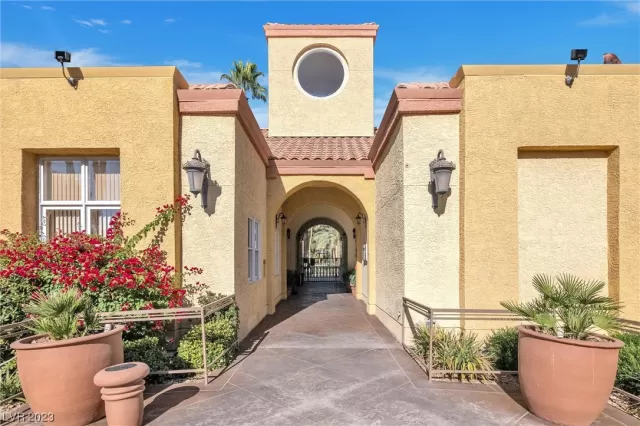 MLS: 2540672 Condo For Sale