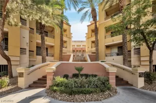 Photo #5: 2540672 Listing