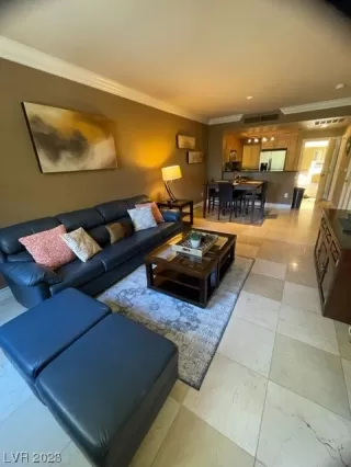 Photo #6: 2540672 Listing