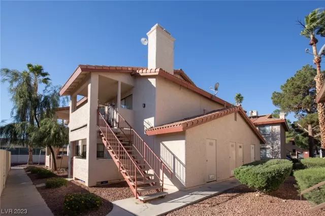 MLS: 2540692 Condo For Sale