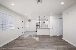 Photo #5: 2540692 Listing 