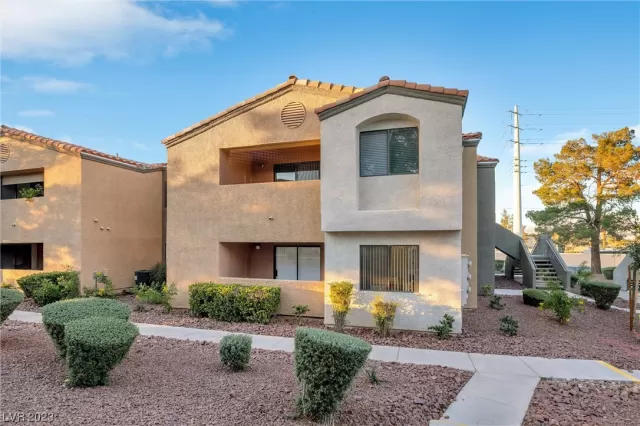 MLS: 2540696 Condo For Sale