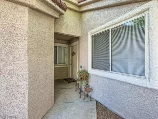 Photo #3: 2540697 Listing