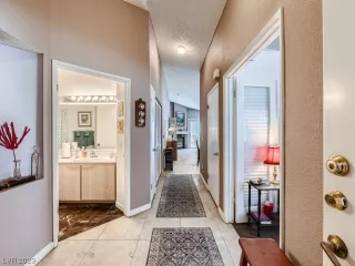 Photo #4: 2540697 Listing