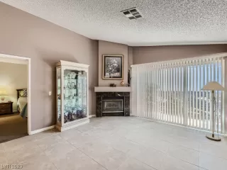 Photo #5: 2540697 Listing