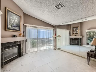 Photo #6: 2540697 Listing