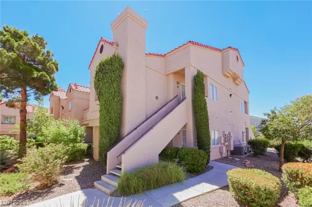 MLS: 2540702 Condo For Sale