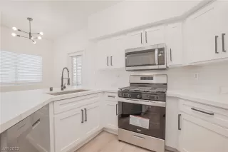 Photo #6: 2540702 Listing 