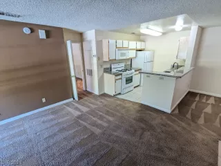 Photo #6: 2540734 Listing