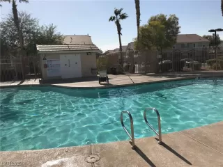Photo #4: 2540740 Listing 