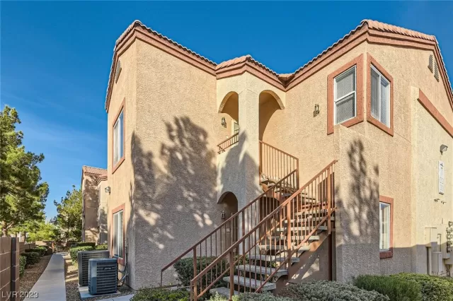 MLS: 2540757 Condo For Sale