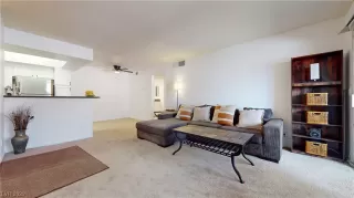 Photo #3: 2540761 Listing